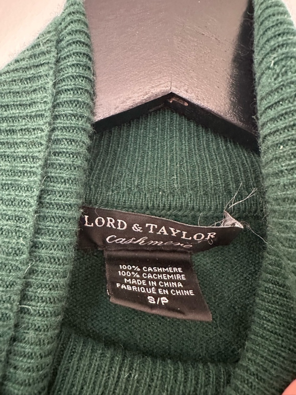 Lord & Taylor Forest Green Cashmere Sweater - Picture 2 of 3